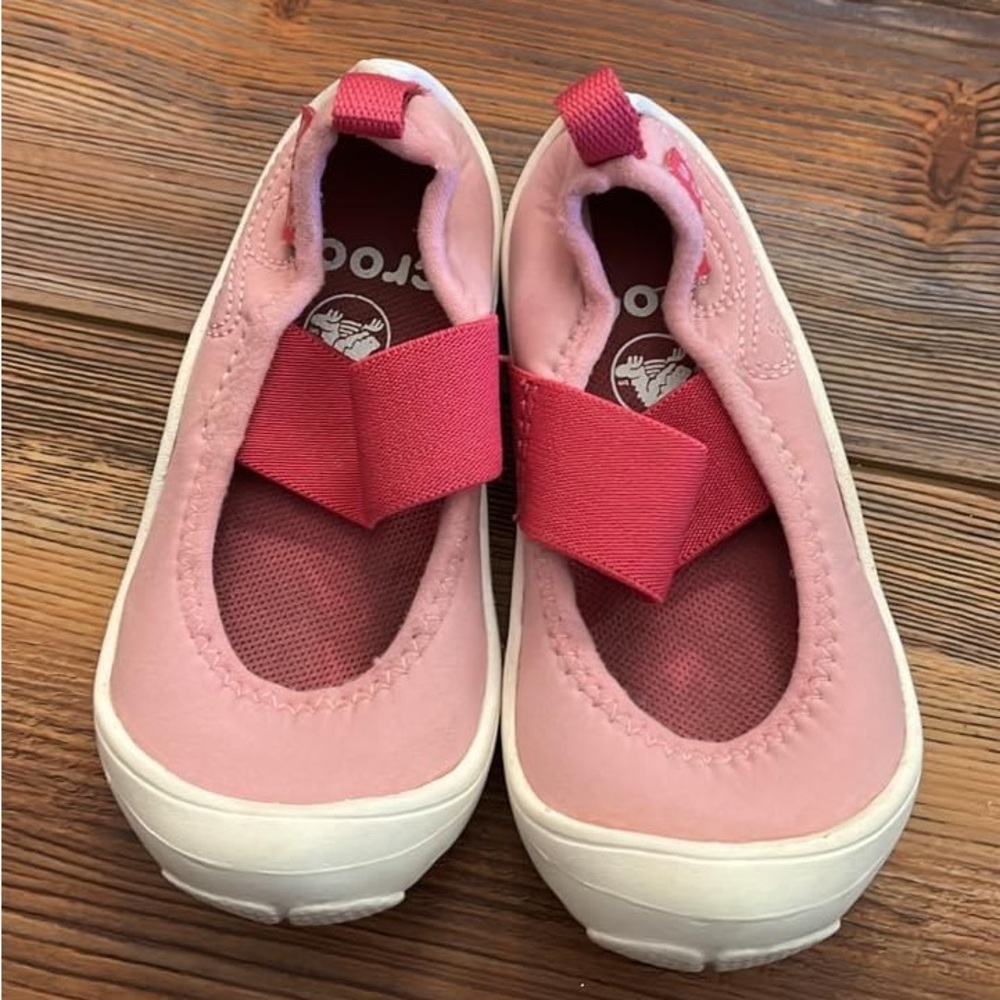 Size 6 pink Crocs